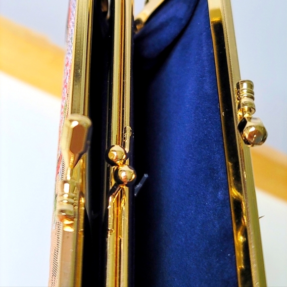 Vintage Women's Handmade Clutch - Picture 5 of 6